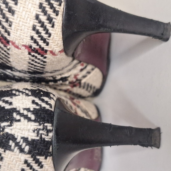 Burberry Vintage Beige Nova Check Wool Tweed Fabric ankle booties - Picture 4 of 11